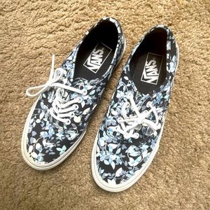 Vans women skate shoes